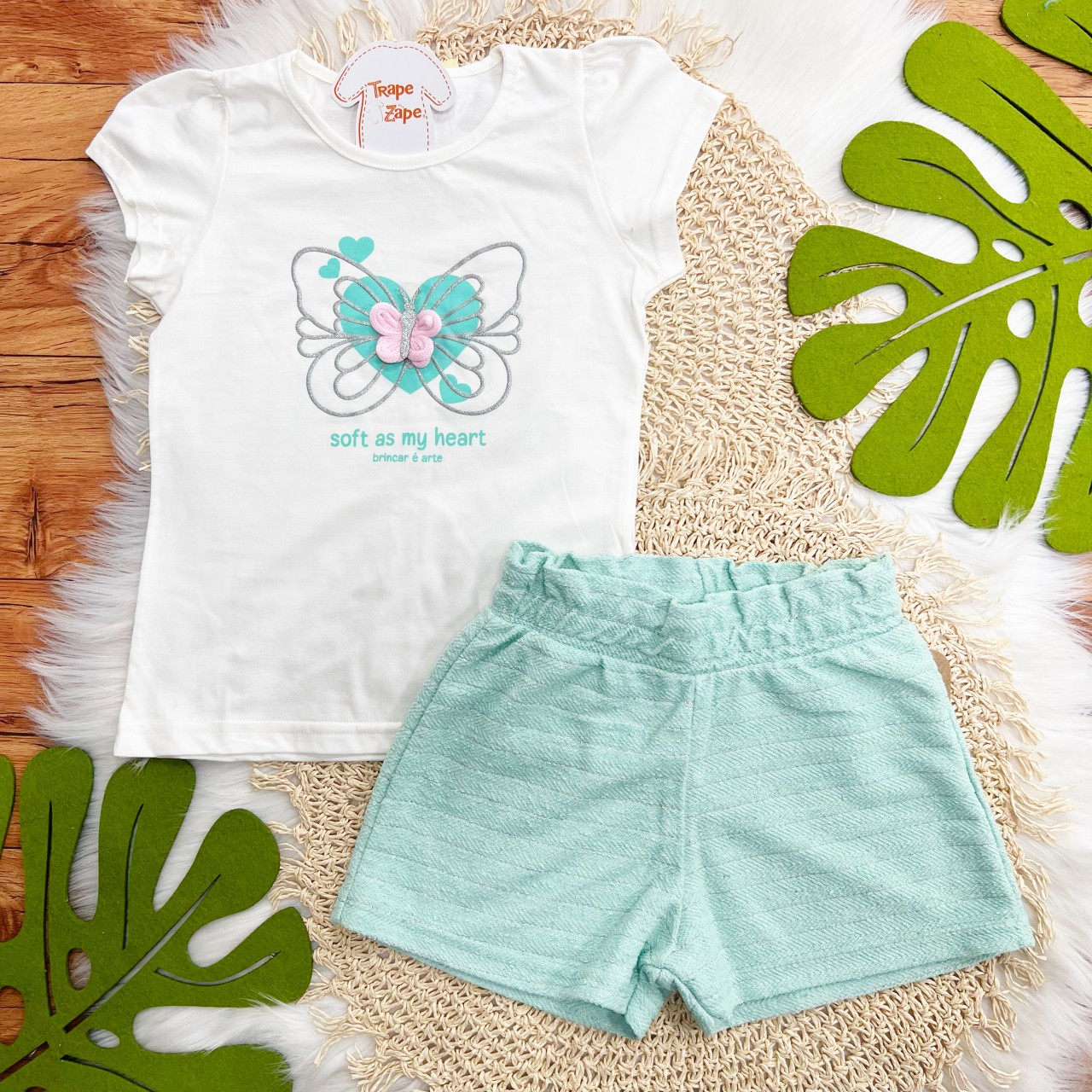 Conj. Blusa Soft as my Heart e Short com Brilhinhos - Verde Água e Off White